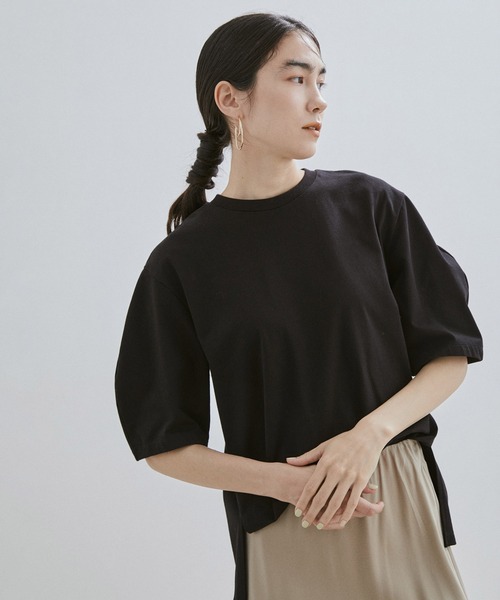 SALON adam et rope'（サロン アダム エ ロペ）の「[ご好評につき新色追加！]【UVケア・接触冷感】カーブスリーブクルーネックTシャツ（Tシャツ/カットソー・レディース・ホワイト/ブラック/グレー/グリーン・FREE）」の3枚目の写真