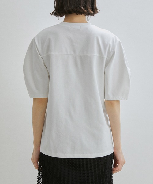 SALON adam et rope'（サロン アダム エ ロペ）の「[ご好評につき新色追加！]【UVケア・接触冷感】カーブスリーブクルーネックTシャツ（Tシャツ/カットソー・レディース・ホワイト/ブラック/グレー/グリーン・FREE）」の8枚目の写真