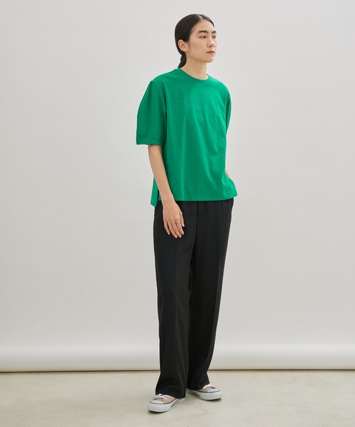 SALON adam et rope'（サロン アダム エ ロペ）の「[ご好評につき新色追加！]【UVケア・接触冷感】カーブスリーブクルーネックTシャツ（Tシャツ/カットソー・レディース・ホワイト/ブラック/グレー/グリーン・FREE）」の14枚目の写真