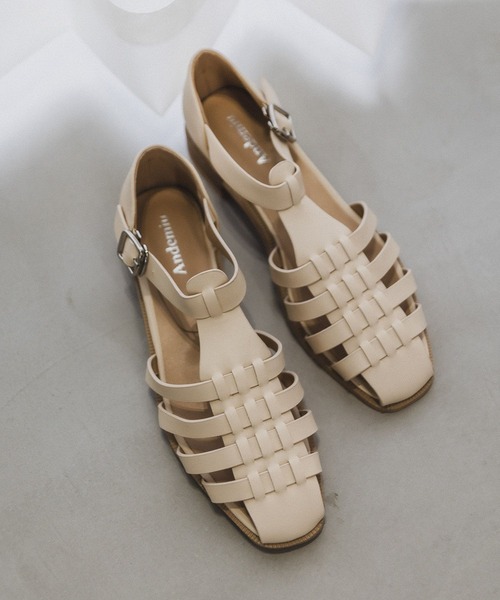 Andemiu（アンデミュウ）の「【SサイズWEB限定】グルカフラットサンダル191465（サンダル・レディース・オフホワイト/ブラック/ベージュ・SMALL/MEDIUM/LARGE）」の2枚目の写真