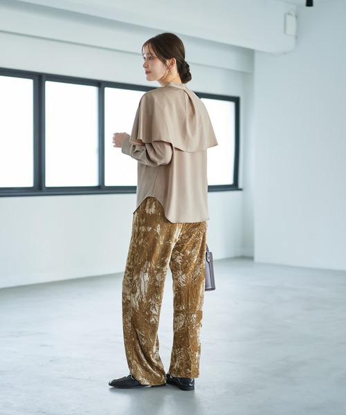 STYLE DELI(スタイルデリ)の「ケープ付き2WAYブラウス(シャツ/ブラウス・レディース・モカ/ライトベージュ・MEDIUM)」の5枚目の写真