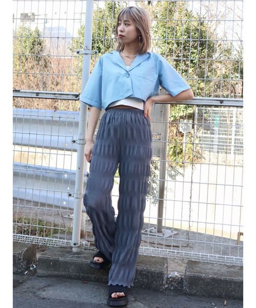 EMODA(エモダ)の「シャーリングリラックスパンツ(その他パンツ・レディース・ブラック/グレー/ブルー/アイボリー・FREE)」の17枚目の写真