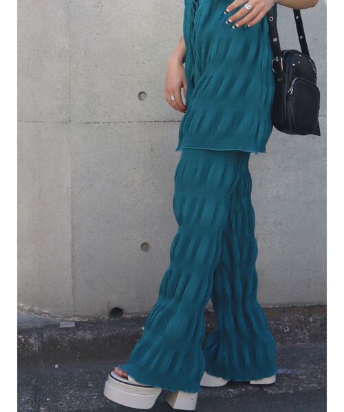 EMODA(エモダ)の「シャーリングリラックスパンツ(その他パンツ・レディース・ブラック/グレー/ブルー/アイボリー・FREE)」の21枚目の写真