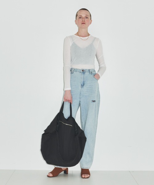 un/neu（アンノイ）の「ギャザーハンドルビッグトート / ナイロンショルダーバッグ（トートバッグ・レディース・ブラック/ホワイト/ブルー/グレー・FREE）」の8枚目の写真