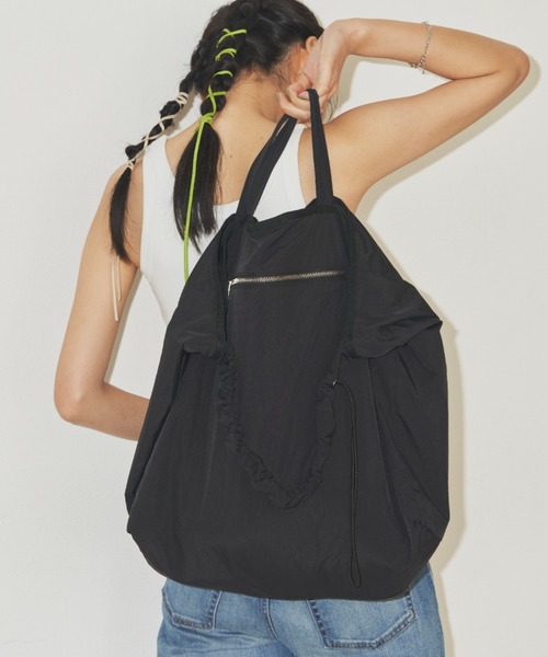 un/neu（アンノイ）の「ギャザーハンドルビッグトート / ナイロンショルダーバッグ（トートバッグ・レディース・ブラック/ホワイト/ブルー/グレー・FREE）」の15枚目の写真