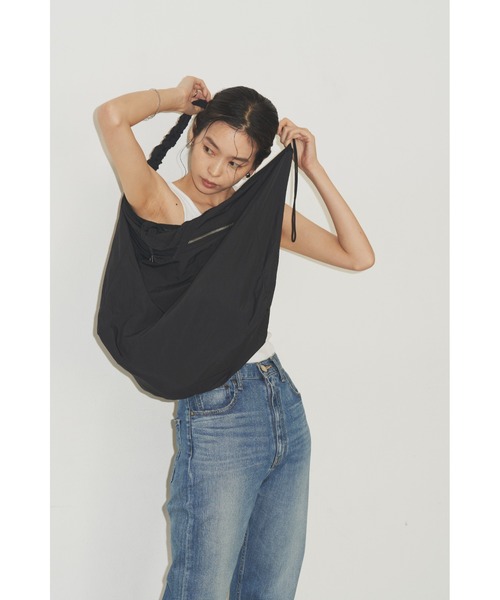 un/neu（アンノイ）の「ギャザーハンドルビッグトート / ナイロンショルダーバッグ（トートバッグ・レディース・ブラック/ホワイト/ブルー/グレー・FREE）」の14枚目の写真