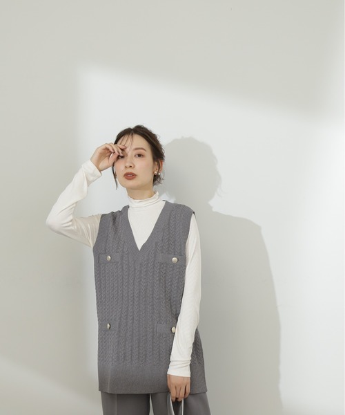 N.（N. Natural Beauty Basic）（エヌエヌナチュラルビューティーベーシック）の「◆ゴールドボタンケーブルジレ（ニット/セーター・レディース・ネイビー/グレー・MEDIUM）」の4枚目の写真