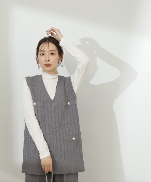 N.（N. Natural Beauty Basic）（エヌエヌナチュラルビューティーベーシック）の「◆ゴールドボタンケーブルジレ（ニット/セーター・レディース・ネイビー/グレー・MEDIUM）」の5枚目の写真