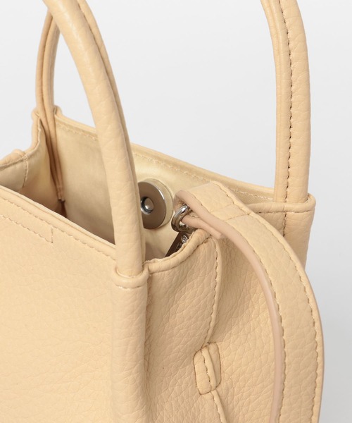 KBF（ケイビーエフ）の「ポーチ付きミニBAG（ハンドバッグ・レディース・ブルー/ブラック/ベージュ・ONE）」の21枚目の写真