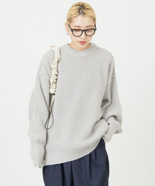 FREAK'S STORE(フリークスストア)の「限定展開 ビッグシルエット 片畦 クルーネック カラー ニット(ニット/セーター・レディース・ベージュ/グレー/ブラック/ピンク/ブルー/パープル/ナチュラル/オレンジ/グリーン・フリ-)」の3枚目の写真