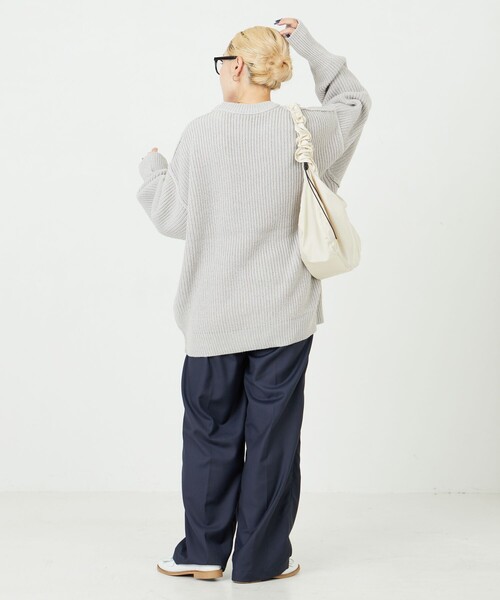 FREAK'S STORE(フリークスストア)の「限定展開 ビッグシルエット 片畦 クルーネック カラー ニット(ニット/セーター・レディース・ベージュ/グレー/ブラック/ピンク/ブルー/パープル/ナチュラル/オレンジ/グリーン・フリ-)」の15枚目の写真