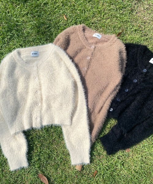 MIEL CRISHUNANT（ミエルクリシュナ）の「【累計お気に入り数2.8万人突破】ふわふわシャギークルーネックカーディガン（カーディガン/ボレロ・レディース・ブラック/ホワイト/ブルー/ブラウン・FREE）」の5枚目の写真
