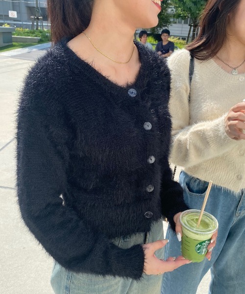 MIEL CRISHUNANT（ミエルクリシュナ）の「【累計お気に入り数2.8万人突破】ふわふわシャギークルーネックカーディガン（カーディガン/ボレロ・レディース・ブラック/ホワイト/ブルー/ブラウン・FREE）」の8枚目の写真