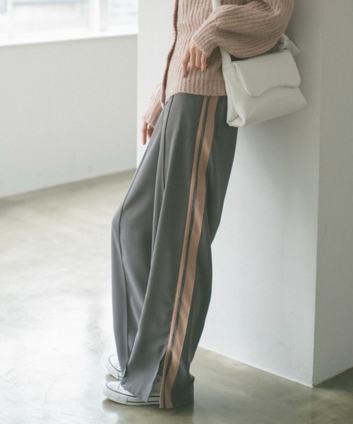 VANNIE U(ヴァニーユー)の「ラインタックスラックスパンツ(スラックス・レディース・アイボリー/グレー・S/L/M)」の7枚目の写真