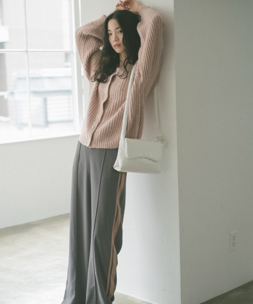 VANNIE U(ヴァニーユー)の「ラインタックスラックスパンツ(スラックス・レディース・アイボリー/グレー・S/L/M)」の9枚目の写真