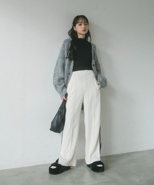 VANNIE U(ヴァニーユー)の「ラインタックスラックスパンツ(スラックス・レディース・アイボリー/グレー・S/L/M)」の16枚目の写真