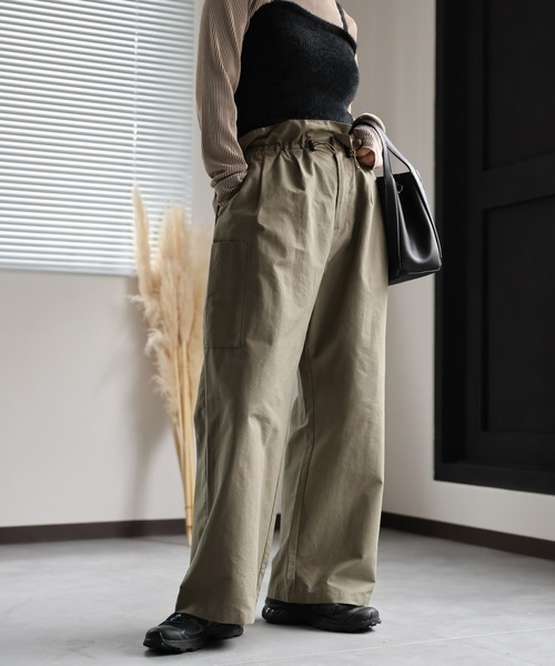 ap retro(アプレトロ)の「ドロストデザイン/コクーンタックパンツ(その他パンツ・レディース・ベージュ/スミクロ/カーキ・FREE)」の3枚目の写真