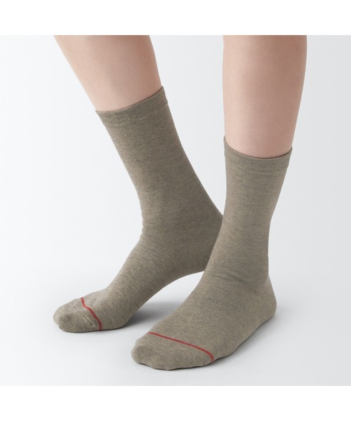 無印良品（ムジルシリョウヒン）の「足なり直角　履き口やわらか　あったか綿　靴下（ウール入り・口ゴムなし／婦人）（ソックス/靴下・レディース・ブラウン/ブラウン系1/オフホワイト/ネイビー系/ダークグレー/レッド/ブラック・23-25cm/21-23cm/25-27CM）」の16枚目の写真
