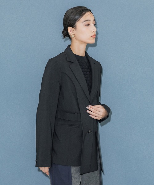 UNITED TOKYO(ユナイテッドトウキョウ)の「フラットレイヤードジャケット(テーラードジャケット・レディース・ブラック/ベージュ・FREE)」の6枚目の写真