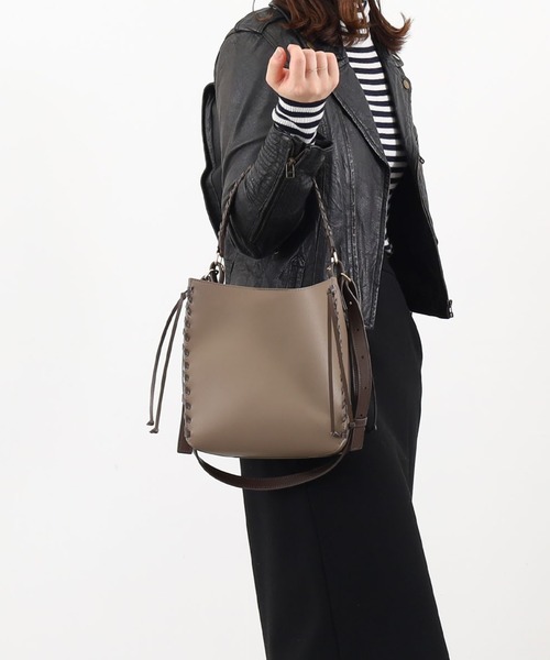COOCO(クーコ)の「巾着付フェイクレザーカガリステッチ2WAYバッグ(ハンドバッグ・レディース・ブラック/グレー系その他/アイボリー・9)」の3枚目の写真