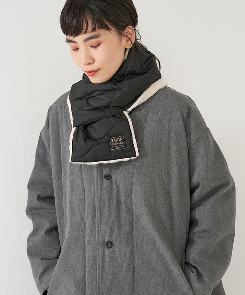 TAION(タイオン)の「※品番変更※【TAION】リバーシブル ダウンボア マフラー(ストール/ショール・レディース・カーキ/ブラック/ブラック系その他・フリー)」の4枚目の写真