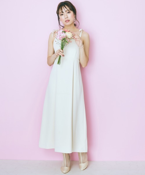 marun（マルン）の「＜大きいサイズ＞ 肩リボンキャミソールワンピース marun（ワンピース・レディース・ブラック/アイボリー・5L/LL/4L/L/3L）」の4枚目の写真