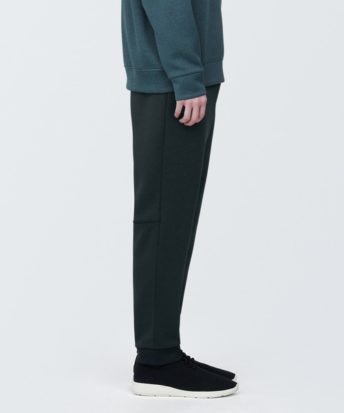 無印良品(ムジルシリョウヒン)の「〔MUJI WALKER〕紳士 UVカット乾きやすいスウェットパンツ(スウェットパンツ・メンズ・グレー系1/ブラック/ダークグリーン/オフホワイト・XL/L/M/S)」の13枚目の写真