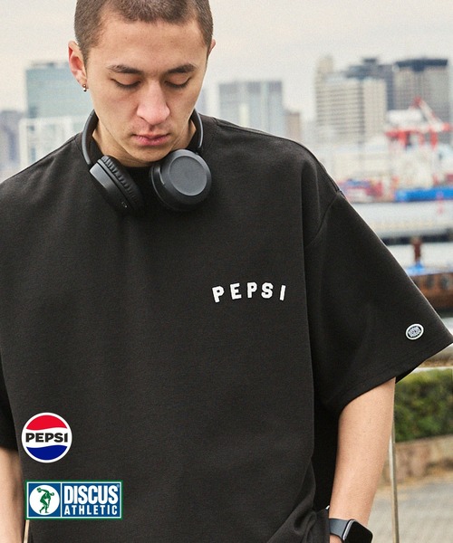 DISCUS ATHLETIC(ディスカス アスレチック)の「【DISCUS ATHLETIC×PEPSI】コラボ ワンポイントロゴ ショートスリーブ半袖カットソー(Tシャツ/カットソー・メンズ・ブラック/アイボリー・M/L)」の2枚目の写真
