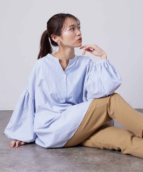 Chez toi(シェトワ)の「スリットネック袖ボリュームブラウス(シャツ/ブラウス・レディース・オフホワイト/ピンク/ホワイト/ネイビー・FREE)」の6枚目の写真