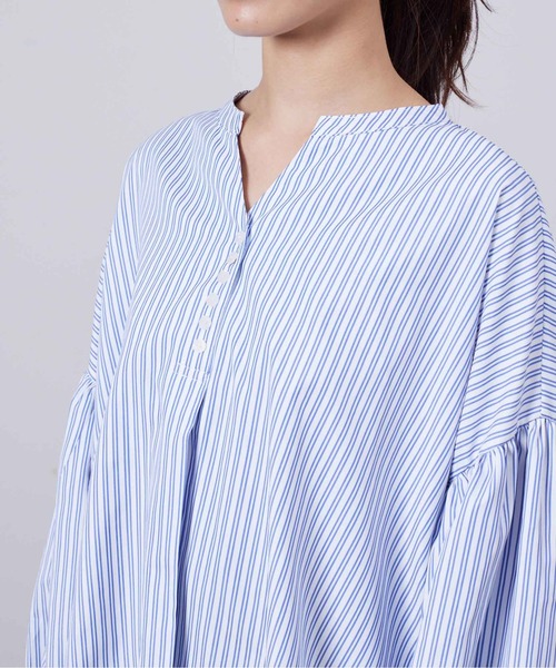 Chez toi(シェトワ)の「スリットネック袖ボリュームブラウス(シャツ/ブラウス・レディース・オフホワイト/ピンク/ホワイト/ネイビー・FREE)」の15枚目の写真