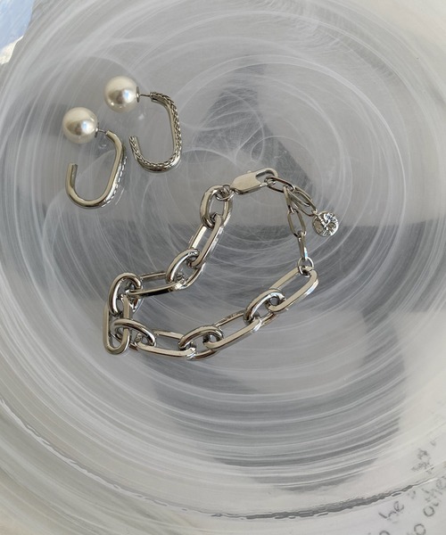 DouDou（ドゥドゥ）の「オーバル×サークルチェーンブレス（ブレスレット・レディース・ゴールド/シルバー・FREE）」の5枚目の写真