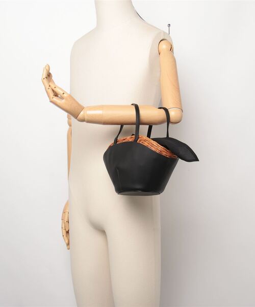 The Bagmati（ザバグマティ）の「BAGMATI LEATHER COMBINATION BASKET バグマティ レザー使い かごバッグ（ハンドバッグ・レディース・ブラック・FREE）」の4枚目の写真