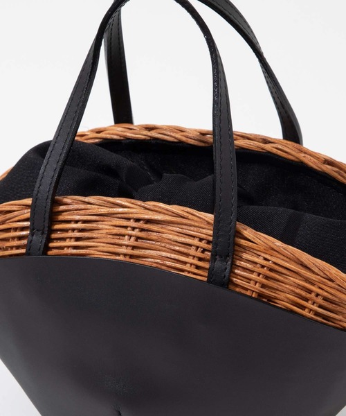 The Bagmati（ザバグマティ）の「BAGMATI LEATHER COMBINATION BASKET バグマティ レザー使い かごバッグ（ハンドバッグ・レディース・ブラック・FREE）」の6枚目の写真