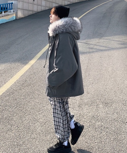 NOWLE(ノウル)の「【NOWLE】ファーフード付き 中綿 ジップブルゾン(ダウンジャケット/コート・メンズ・グレー/ブラック・X-LARGE/LARGE/MEDIUM)」の13枚目の写真