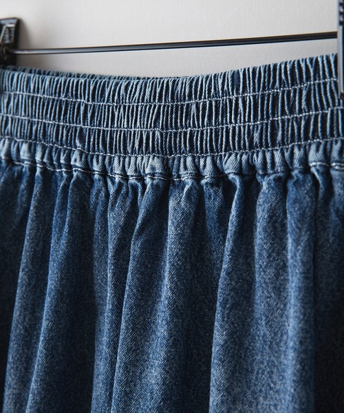 JEANS MATE(ジーンズメイト)の「【BOUNDARY/バウンダリー】 デニムギャザースカート(スカート・レディース・ケミカルウォッシュ/ブラック/スカイブルー・MEDIUM/LARGE)」の17枚目の写真