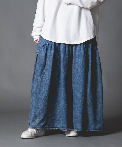 JEANS MATE(ジーンズメイト)の「【BOUNDARY/バウンダリー】 デニムギャザースカート(スカート・レディース・ケミカルウォッシュ/ブラック/スカイブルー・MEDIUM/LARGE)」の5枚目の写真