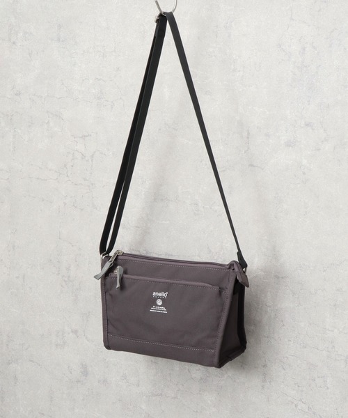 anello(アネロ)の「CABIN キャビン 撥水加工 5ポケット ミニショルダーバッグ(ショルダーバッグ・レディース・グレイッシュベージュ/ブラック/スミクロ・FREE)」の2枚目の写真