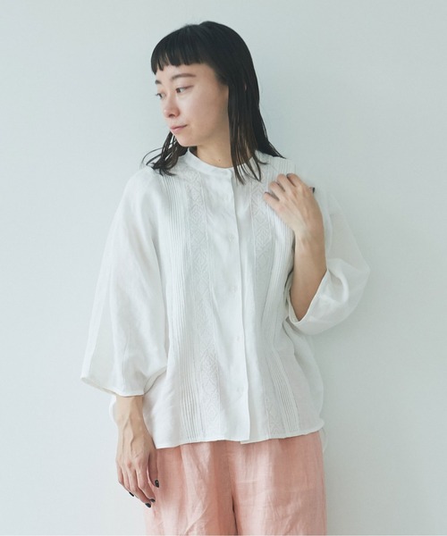 yuni（ユニ ）の「ラミー機械刺繍ワイドブラウス（シャツ