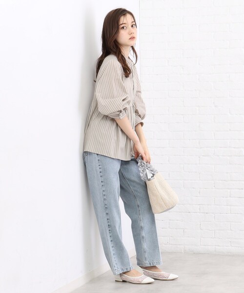 index（インデックス）の「◆≪5color≫ ラメラインペプラムブラウス【防シワ/イージーケア/洗濯機洗い可】（シャツ/ブラウス・レディース・ホワイト系5/ネイビー系2/サックスブルー系2/ベージュ系その他6/ブラウン系その他5・40/38/42/36）」の8枚目の写真