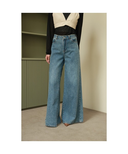 Vicente（ヴィセンテ）の「【脚長効果抜群！】Vicente wide denim（デニムパンツ・レディース・ブルー・S/M/XS）」の2枚目の写真