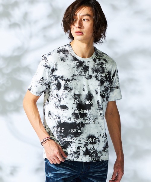 HIDEAWAYS NICOLE(ハイダウェイニコル)の「【WEB限定】ムラ柄ロゴプリント半袖Tシャツ(Tシャツ/カットソー・メンズ・ブラック/サックスブルー/オフホワイト/ピンク・MEDIUM/LARGE/X-LARGE)」の2枚目の写真