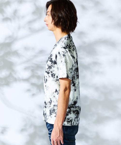 HIDEAWAYS NICOLE(ハイダウェイニコル)の「【WEB限定】ムラ柄ロゴプリント半袖Tシャツ(Tシャツ/カットソー・メンズ・ブラック/サックスブルー/オフホワイト/ピンク・MEDIUM/LARGE/X-LARGE)」の10枚目の写真