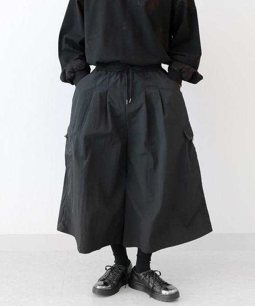 minsobi(ミンソビ)の「クロップドワイドスカートパンツ(その他パンツ・メンズ・ブラック・FREE)」の13枚目の写真