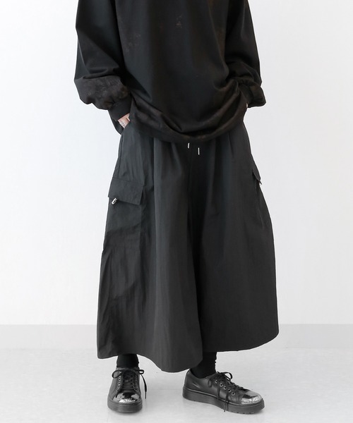 minsobi(ミンソビ)の「クロップドワイドスカートパンツ(その他パンツ・メンズ・ブラック・FREE)」の16枚目の写真