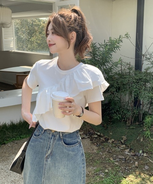 GEMEDA（ジェメダ）の「アシンメトリーフリルTシャツ（Tシャツ/カットソー・レディース・オフホワイト・M）」の4枚目の写真