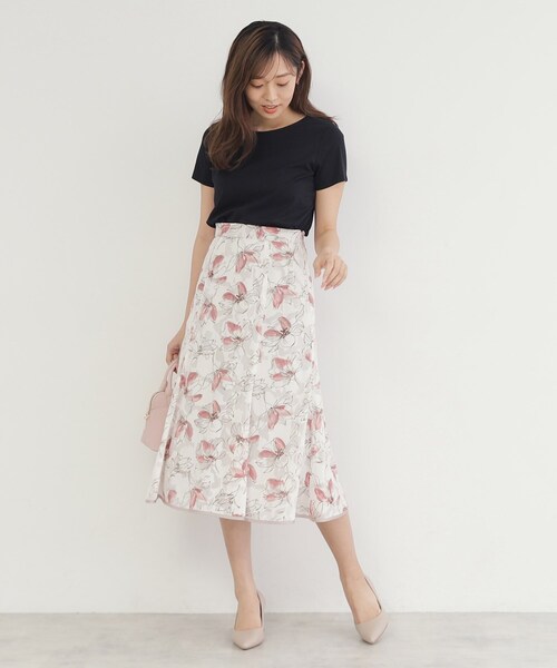 index(インデックス)の「◆フローラルプリントフレアスカート【洗濯機洗い可/防シワ】(スカート・レディース・サックスブルー系/アイボリー系/チャコール・40/38/36/42)」の6枚目の写真