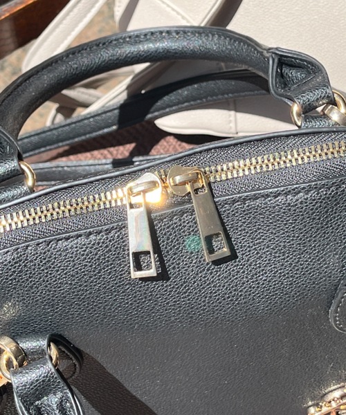 one wayザッカ（ワンウェイザッカ）の「チャーム付き2wayボストンショルダーバッグ（ボストンバッグ・レディース・アイボリー/グレー/ブラック・FREE）」の17枚目の写真