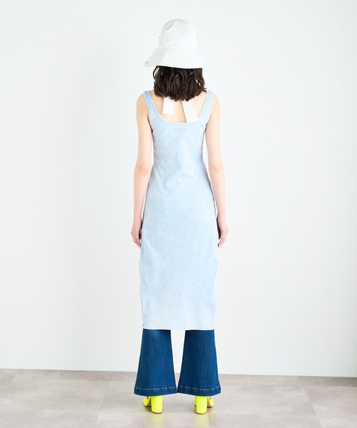 ANNA SUI NYC（アナ スイ エヌ ワイ シー）の「ANNA SUI NYC パウダーブリーチリングドットボタンタイトドレス（ワンピース・レディース・ブラック/パープル/ブルー・M/S）」の4枚目の写真