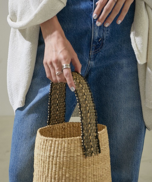 SALON adam et rope'（サロン アダム エ ロペ）の「ニャリガワンハンドルバスケット丸底/ドットナチュラル黒（かごバッグ・レディース・ベージュ・FREE）」の8枚目の写真