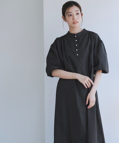 Pierrot(ピエロ)の「パールボタンギャザーワンピース(ワンピース・レディース・ブルー/ネイビー/ブラック・M/L)」の18枚目の写真